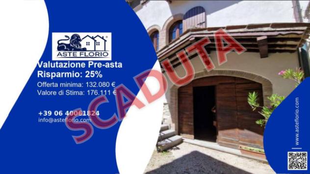Immobile in asta di 309 m² con più di 5 locali e box auto in vendita a Gualdo Tadino