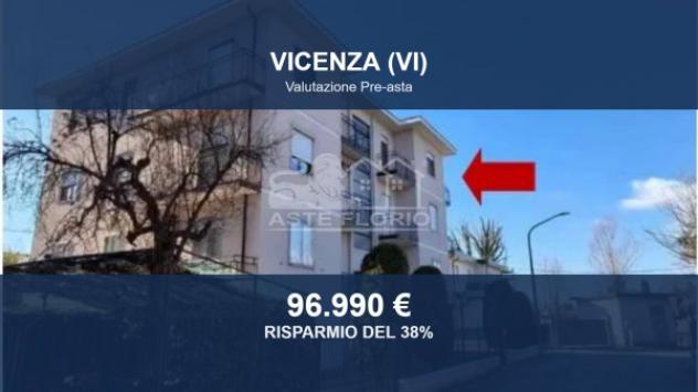 Immobile in asta di 97 m², box auto in vendita a Vicenza