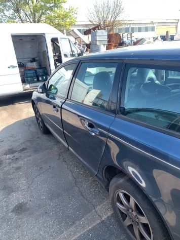 Ricambi usati Volvo V70 2009 D5244T4 2.4 D5 AWD diesel - Foto 10