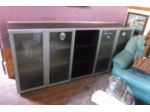 credenza con antine in vetro