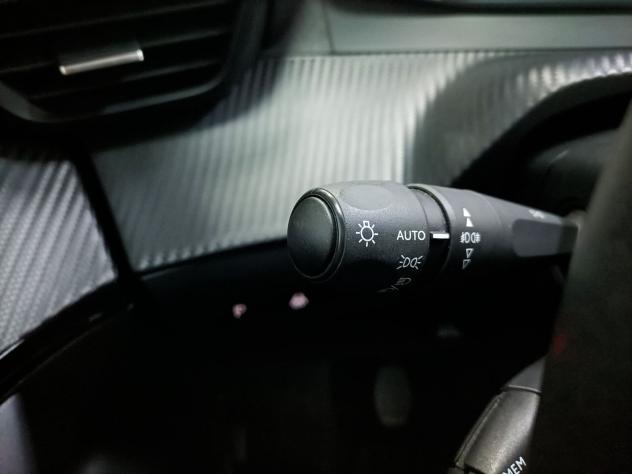 Peugeot 2008 1.5 BLUEHDI 110CV ACTIVE LED NAV CARPLAY CAMERA SENSOR CERCHI R16" - Foto 6