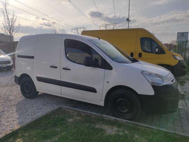 Citroen Berlingo 1.6 HDi 90 3 posti Club L1 Iva Compresa - Foto 2