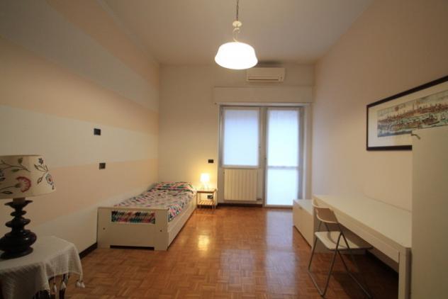 Stanza in appartamento in affitto a Novara