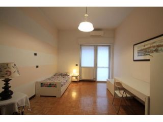 Stanza in appartamento in affitto a Novara