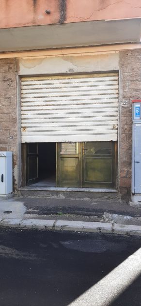 MAGAZZINO FRONTE STRADA CON SERVIZIO E SERRANDA ELETTRICA - Foto 8
