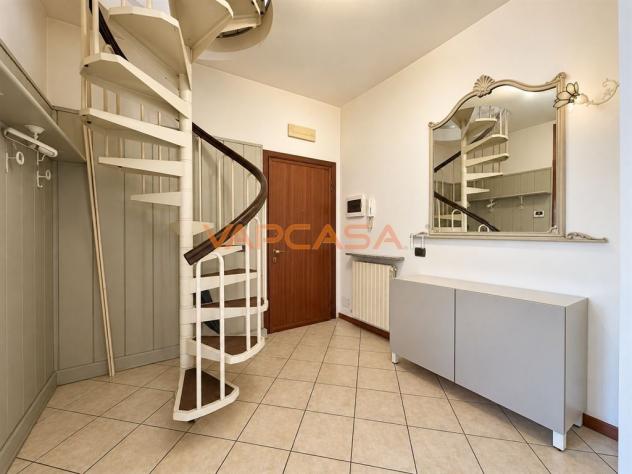 ATTICO SU DUE LIVELLI CON GRANDE TERRAZZA - Foto 2