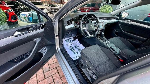 VOLKSWAGEN Passat 8ª serie Passat Variant 2.0 TDI SCR EVO DSG Business - Foto 10