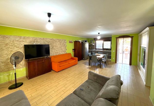 VILLA CON CORTILE IN PIENO CENTRO - MONDRAGONE - Rif.V3164 - Foto 5