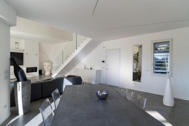 Eleganza Contemporanea e Vista Panoramica nella Villa di Design in classe A a Triuggio Montemerlo - Foto 17
