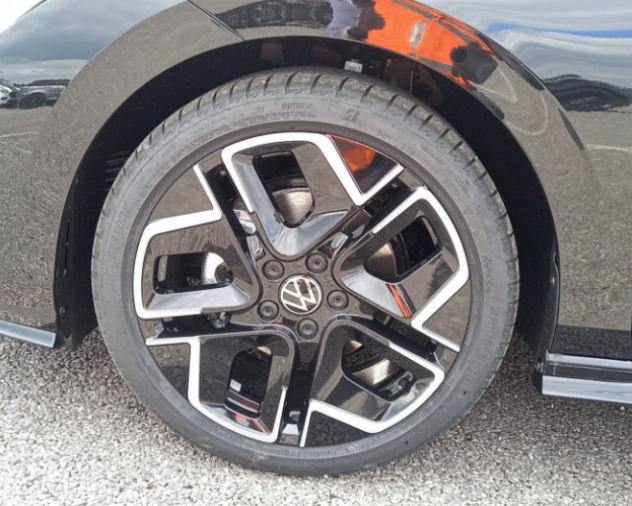 Volkswagen Golf Golf 2.0 TDI 150 CV DSG SCR R-Line in PROMO con Tetto Panoramico Ap. - Foto 9
