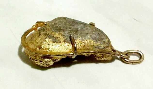 Ciondolo triangolare in pirite naturale gialla con montatura a cestello - Foto 4
