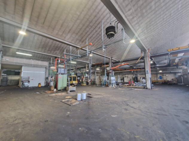 Immobile di 2400 m² con più di 5 locali in vendita a Pero - Foto 7