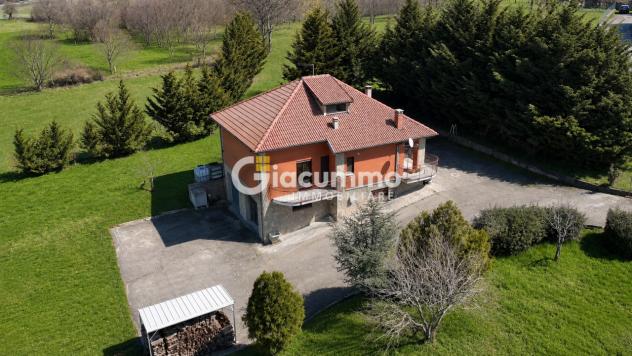 Villa in vendita a Atella
