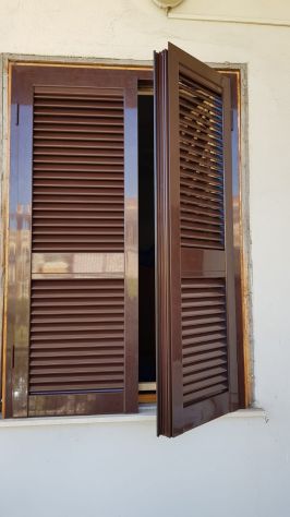 persiane in alluminio lamelle regolabili e fissi scuri per casa appartamento - Foto 4