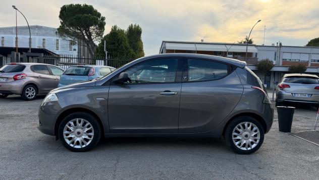 Lancia Ypsilon 1.2 69 CV 5 porte Platinum - Foto 2
