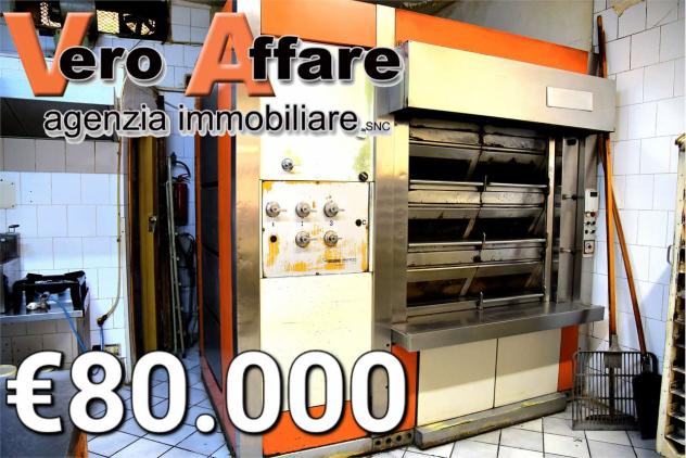 V004064 - VENDESI MAGAZZINO CON ATTIVITA' DI PANIFICIO 70MQ