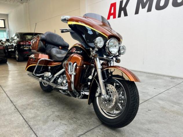 HARLEY-DAVIDSON FLHTCUSE Screamin' Eagle Ultra Classic CVO 105TH ANNIVERSARY rif. 24016765 - Foto 2