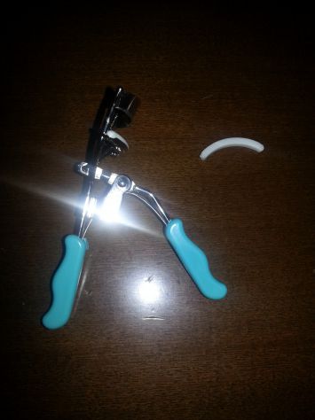 UN PIEGA CIGLIA NUOVO,MAI USATO,IN ACCIAIO CON 2 GOMMINI NUOVI,CON MANICI IN PLA - Foto 3