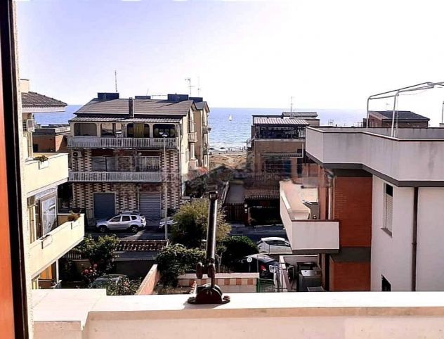 ARDEA TRILOCALE ARREDATO CON TERRAZZO PRIVATO - Foto 6