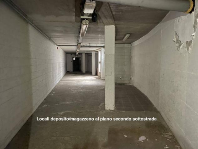 Immobile in asta di 450 m² con più di 5 locali in vendita a Renate - Foto 4