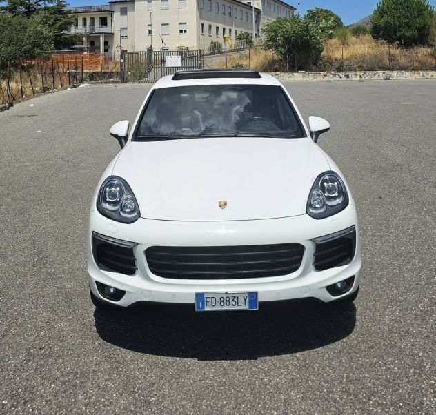 PORSCHE CAYENNE 3.0 D.