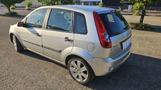 FORD Fiesta 5ª serie - 2006 Titanium Edition - Foto 4