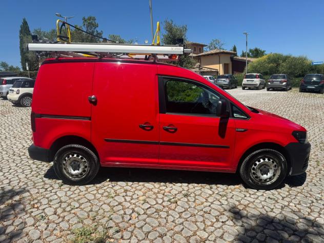 VW Caddy 2.0TDI 122 4WD S&S Bus. Off. Mobile 2016 - Foto 2