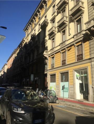 Milano via Panfilo Castaldi, affittiamo al piano secondo con ascensore grande trilocale con terrazzo.L'immobile è composto da ingresso, cucina abitabi - Foto 3
