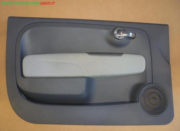 PANNELLO INT.PORTA S.tessuto PLASTICA NERA TESSUTO BIANCO / NERO FIAT 500 (312-3P/83)  Carrozzeria  Lamierati esterni  Porte  Pannello rivestim FIAT -