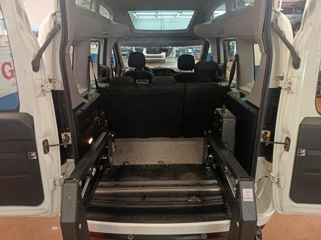 FIAT Doblò Doblo 1.6 MJT 120CV XL Trasporto Disabili - Foto 7