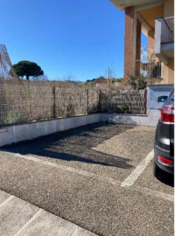 Immobile in asta di 70 m², box auto in vendita a Capodimonte - Foto 3