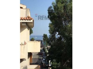 Appartamento in affitto a Giardini-Naxos