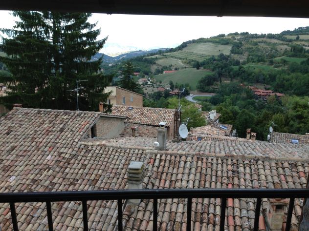 AFFITTASI MONOLOCALE IN PIENO CENTRO STORICO A URBINO - Foto 4