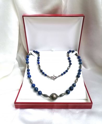 IMPORTANTE ANTICA COLLANA ETNICA IN LAPISLAZZULO ED ELEMENTI IN ARGENTO. - Foto 10