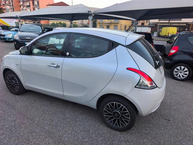 Lancia Ypsilon 1.2 69 CV 5 porte GPL Ecochic Unyca - Foto 2