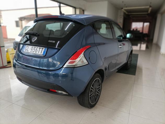Lancia Ypsilon 1.0 Hybrid Silver 11/ 2022 - Foto 7