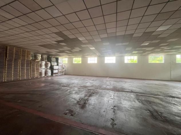 Immobile di 2100 m² con 3 locali in affitto a Castegnato - Foto 8