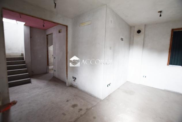 BIFAMILIARE di 10 vani e di 250 mq (POVEGLIANO) rif. SW136 - Foto 2
