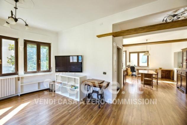 Villa di 250 m² con più di 5 locali e posto auto in vendita a Varese - Foto 3