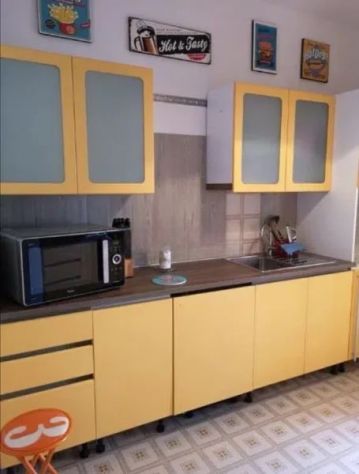 POMEZIA TRILOCALE ARREDATO CON BALCONE E POSTO AUTO - Foto 5