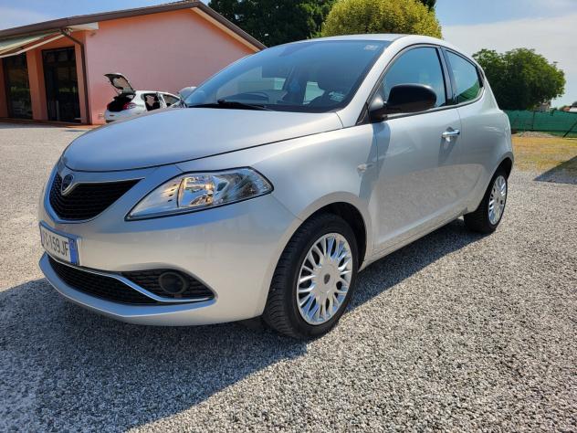 Lancia Ypsilon 1.2 69 CV 5 porte Silver - Foto 9