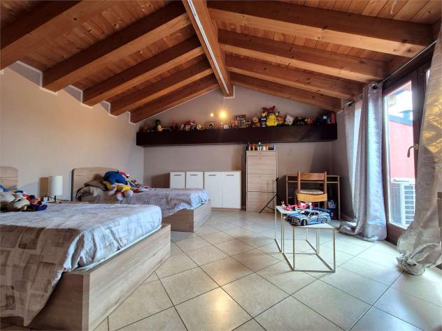 V005483 - Recente appartamento su due livelli con terrazzo solarium e doppi garage - Foto 14