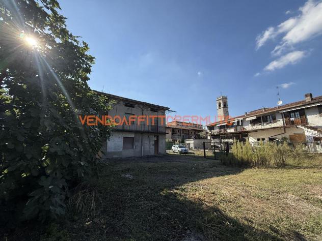 TERRACIELO DA RISTRUTTURARE CON TERRENO DI 1100 MQ