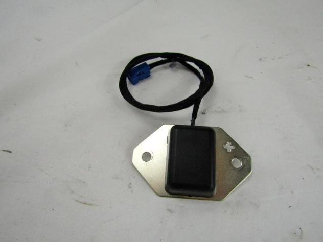 05064186AA ANTENNA GPS NAVIGATORE SATELLITARE LANCIA THEMA 3.0 D 176 KW AUT 5P (2013) RICAMBIO USATO