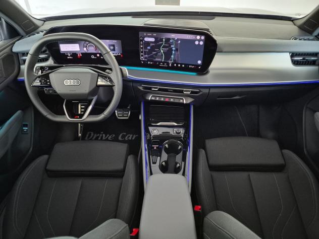 Audi Q3 2.0 TDI S LINE EDITION 150CV S-TRONIC LED TETTO NAVI CARPLAY RETROCAM. ACC. AUTO UFFICIALE AUDI 1 PROPRIETARIO - Foto 2
