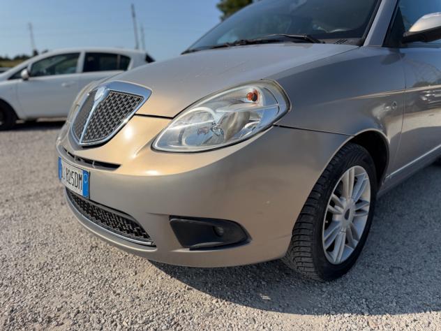 Lancia Ypsilon 1.3 MJT 90 CV Oro Giallo - Foto 5