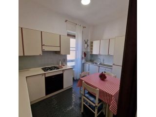 LIBIA STANZA SINGOLA ARREDATA BEN COLLEGATA