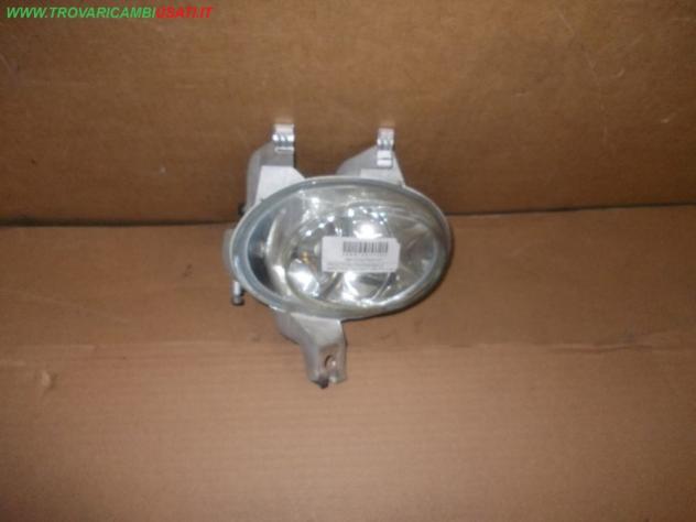 PROIETTORE FENDINEBBIA D. 9635076080 PEUGEOT 206 (T1) 3 porte / 5 porte / CC  Parti elettriche  Fanaleria  Fendinebbia dx. PEUGEOT - 206 3 porte / 5 p