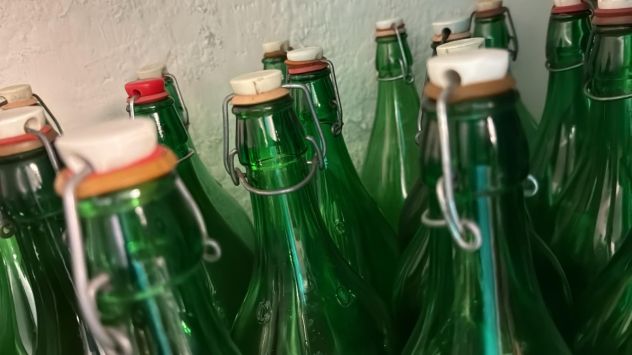 100 bottiglioni in vetro da 2 litri – con tappo meccanico - Foto 2