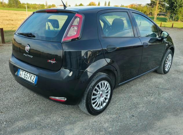 Fiat Punto 1.3 MJT II 75 CV 5 porte Lounge - Foto 4